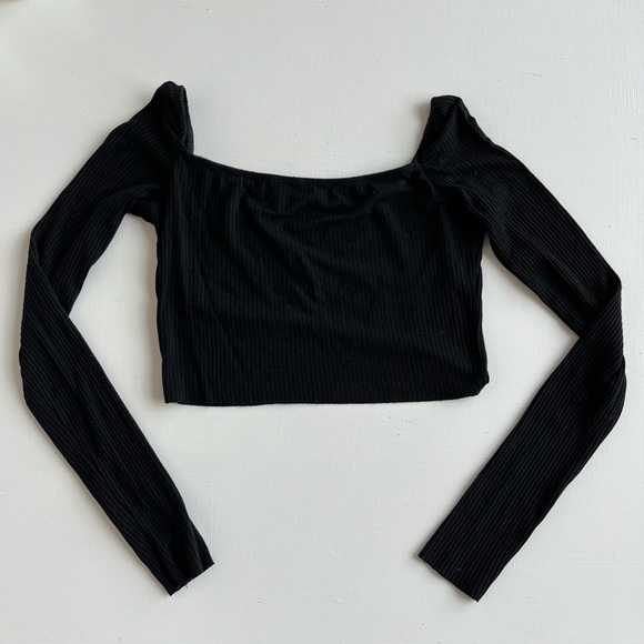 Long Sleeve Ribbed Crop Top - Picture 3 of 3